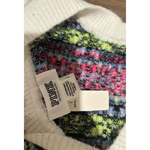 VS PINK Reversible Snowflake Fair Isle V-Neck Sweater NWT - Picture 2 of 5